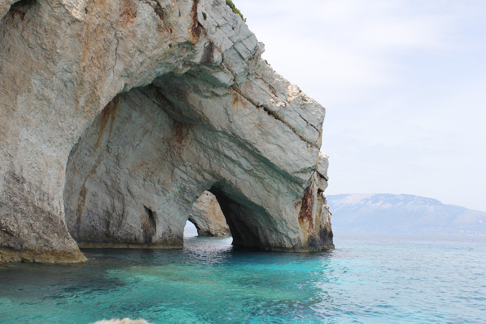 cave-on-the-water-2693637_1920